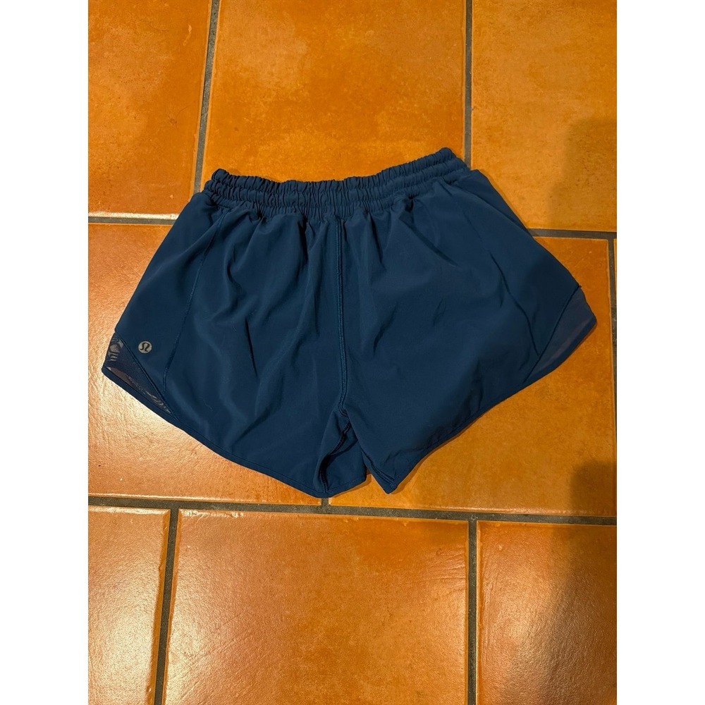 Lululemon Hotty hot shorts II size 6